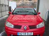 Usado Renault Mégane Cabriolet Dynamique 120 CV (88 kW) 2005 Rojo Descapotable