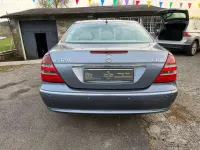 Usado Mercedes E320 204 CV (150 kW) 2004 Gris Berlina