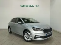 Usado Skoda Fabia Selection 95 CV (69 kW) 2025 Plateado Utilitario