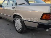 Usado Mercedes 190 160 CV (117 kW) 1987 Gris / plata Berlina