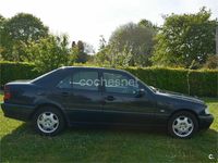 Usado Mercedes C200 Elegance 102 CV (75 kW) 1999 Azul Berlina