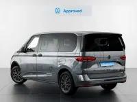 Usado VW Multivan Life 218 CV (160 kW) 2024 Gris / plata Monovolumen