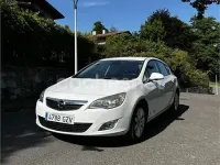 Usado Opel Astra Cosmo 110 CV (80 kW) 2011 Blanco Berlina