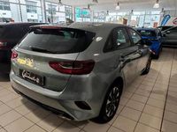 Begagnad Kia Ceed 101 HK (74 kW) 2025 Silver Halvkombi