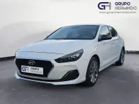 Usado Hyundai i30 Style 140 CV (102 kW) 2020 Blanco Berlina