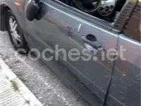 Usado Ford Focus Trend 100 CV (73 kW) 2004 Gris / plata Berlina