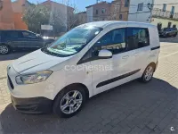 Usado Ford Tourneo Courier Trend 100 CV (73 kW) 2017 Blanco Monovolumen