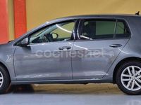 Usado VW Golf VII Advance 125 CV (91 kW) 2018 Gris / plata Berlina