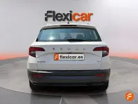 Usado Skoda Karoq Ambition 150 CV (110 kW) 2021 Blanco SUV