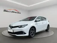 Begagnad Toyota Auris Hybrid Edition 136 HK (100 kW) 2018 Vit Sedan