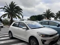 Usado Kia Rio 84 CV (61 kW) 2022 Blanco Berlina