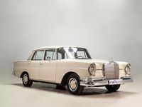 Usado Mercedes 220 120 CV (88 kW) 1965 Blanco