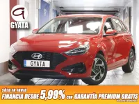 Usado Hyundai i30 120 CV (88 kW) 2024 Rojo Utilitario