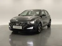 Usado Hyundai i30 120 CV (88 kW) 2022 Gris / plata Berlina
