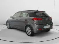 Usado Hyundai i20 84 CV (61 kW) 2017 Gris Berlina