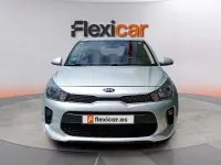 Usado Kia Rio 84 CV (61 kW) 2020 Gris Berlina