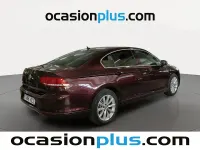 Usado VW Passat Advance 120 CV (88 kW) 2018 Rojo Berlina