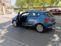 Usado Opel Astra Selective 110 CV (80 kW) 2014 Azul Berlina