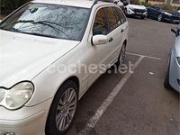 Usado Mercedes C220 Classic 150 CV (110 kW) 2007 Blanco Familiar