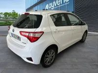 Usado Toyota Yaris Active 99 CV (72 kW) 2018 Blanco Utilitario