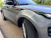 Usado Land Rover Range Rover evoque R-Dynamic 204 CV (150 kW) 2022 Gris / plata SUV