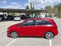Usado Mercedes B180 109 CV (80 kW) 2015 Rojo Monovolumen