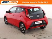 Usado Toyota Aygo X-wave 72 CV (52 kW) 2018 Rojo Utilitario