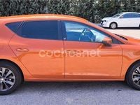 Usado Seat Leon Style 125 CV (91 kW) 2018 Naranja Berlina