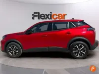 Usado Peugeot 2008 Active 101 CV (74 kW) 2023 Rojo SUV