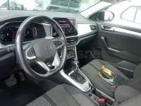 Usado VW T-Roc Life 150 CV (110 kW) 2022 Gris / plata SUV