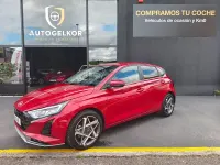 Usado Hyundai i20 100 CV (73 kW) 2025 Rojo Utilitario