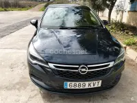 Usado Opel Astra Dynamic 125 CV (91 kW) 2019 Verde Berlina