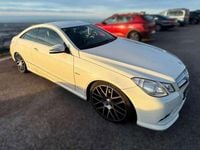 Usado Mercedes E220 170 CV (125 kW) 2011 Blanco Coupe