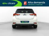 Usado Toyota Auris Hybrid 99 CV (72 kW) 2017 Blanco Berlina