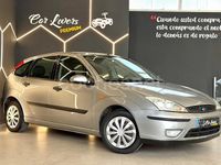 Usado Ford Focus Trend 100 CV (73 kW) 2004 Gris / plata Berlina