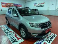 Usado Dacia Sandero Stepway 90 CV (66 kW) 2014 Gris / plata Berlina