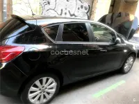 Usado Opel Astra Selective 115 CV (84 kW) 2011 Negro Familiar