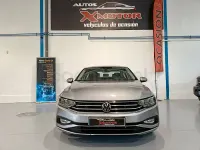 Usado VW Passat Business 150 CV (110 kW) 2021 Gris / plata Berlina