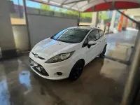 Usado Ford Fiesta Trend 82 CV (60 kW) 2010 Blanco Berlina