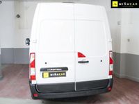 Usado Renault Master 110 CV (80 kW) 2019 Blanco Van