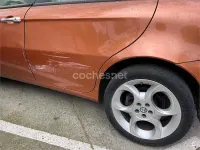 Usado Alfa Romeo 147 Distinctive 150 CV (110 kW) 2005 Naranja Utilitario