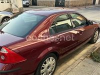 Usado Ford Mondeo Sport 145 CV (106 kW) 2004 Granate Berlina