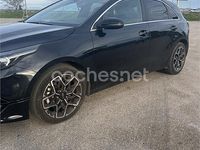Usado Kia Ceed Style 100 CV (73 kW) 2024 Negro Utilitario