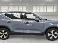 Usado Volvo XC40 211 CV (155 kW) 2023 Gris / plata SUV