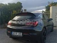 Usado Opel Astra GTC 195 CV (143 kW) 2015 Negro Berlina