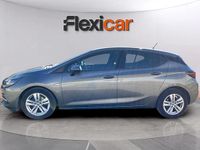 Usado Opel Astra 110 CV (80 kW) 2020 Gris Berlina