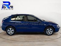 Usado Seat Leon 105 CV (77 kW) 2001 Azul Utilitario