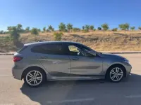 Usado BMW 118 150 CV (110 kW) 2024 Gris Utilitario