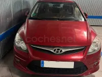 Usado Hyundai i30 Comfort 109 CV (80 kW) 2011 Granate Berlina