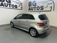 Usado Mercedes B180 109 CV (80 kW) 2007 Gris / plata Monovolumen